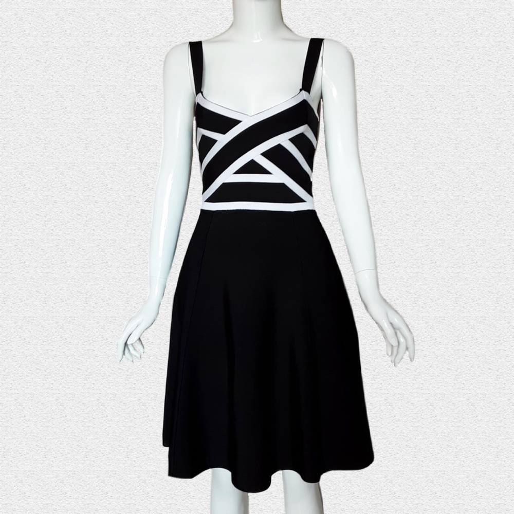 Sz 8 GUESS INES BLACK DRESS Fitted and Flared Stretchy Fabric - Picture 6 of 10